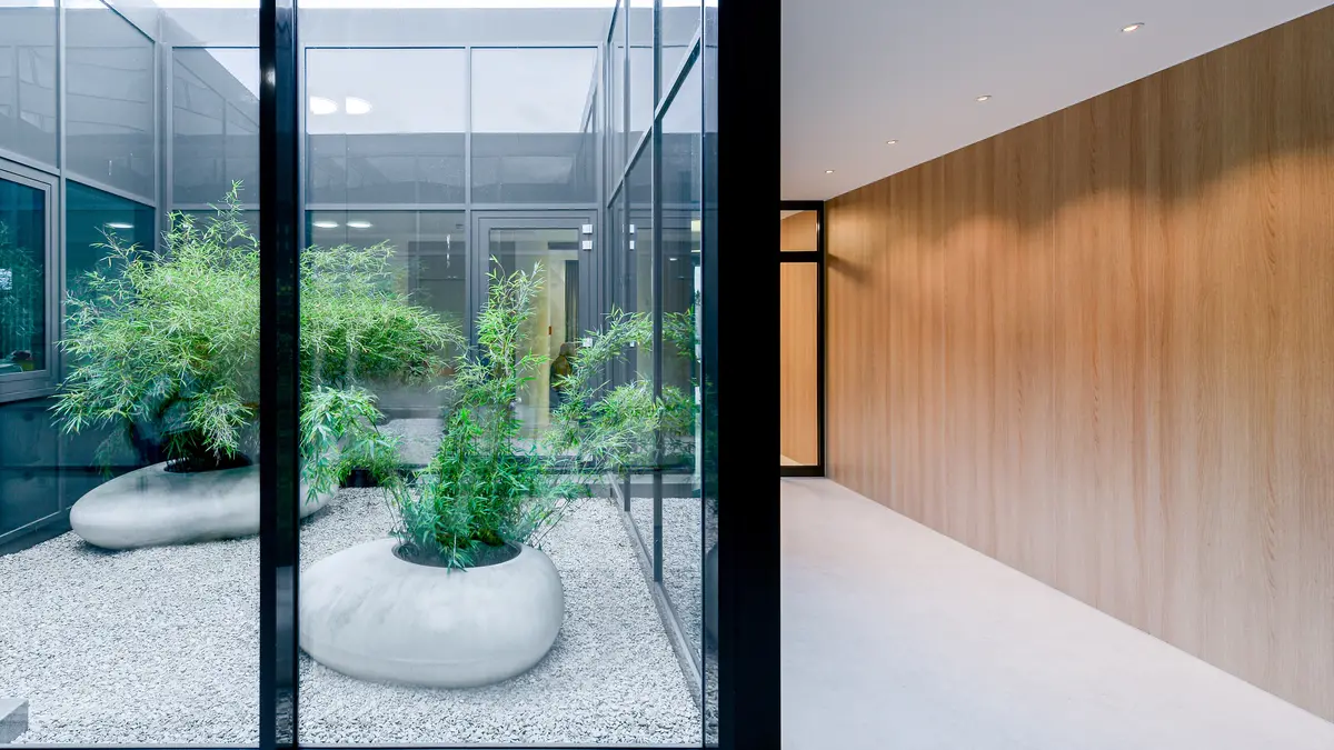 Projekte_UKM_IEZ_Münster_Lichthof_Flur