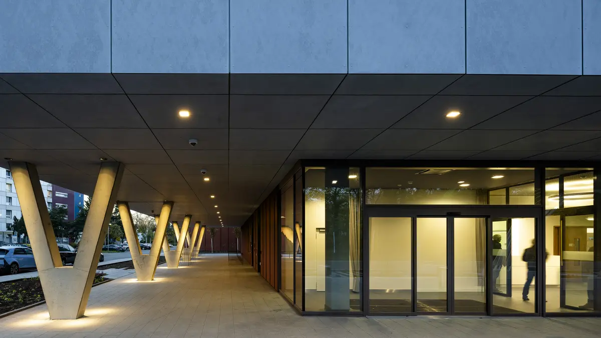 Eingang zum ITMP Frankfurt am Main